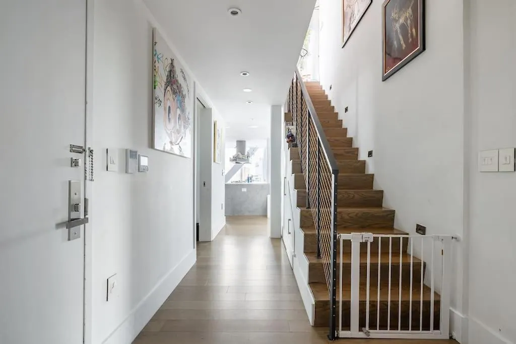 Brand New Five Bedroom Penthouse New York 0*,